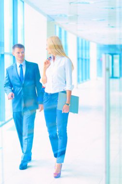 Başarılı iş takım ayakta Office gülümseyerek. iş.