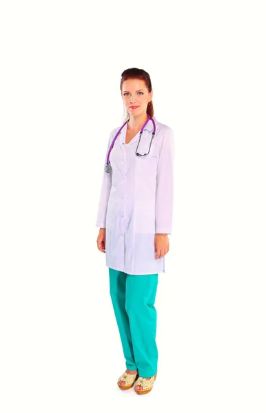 Leende Kvinnlig Läkare Med Mapp Uniform Stående Sjukhuset Leende Kvinnlig — Stockfoto