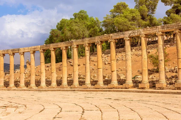 Jerash Jordanien Platz Mit Einer Reihe Korinthischer Säulen Des Ovalen — Stockfoto