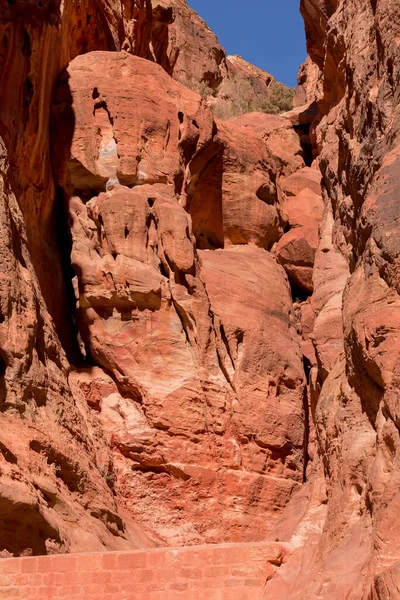 Siq Estrecho Cañón Rojo Rocas Fondo Petra Jordania Patrimonio Humanidad —  Fotos de Stock