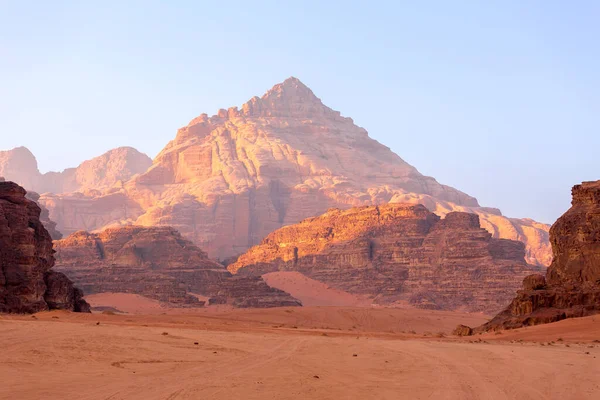 Wadi Rum Itt Jordan Narancs Homok Sivatag Táj Jabal Qattar — Stock Fotó