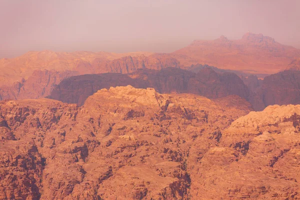 페트라 고고학적 장소에 바위가 요르단 — 스톡 사진