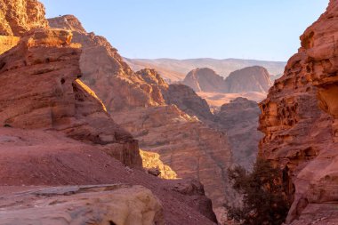 Kum taşı kanyonu, Petra, Ürdün 'deki kayalık oluşumlar, UNESCO Dünya Mirası Alanı