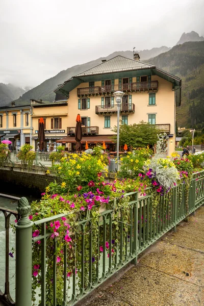 Chamonix Mont Blanc Frankrike Oktober 2019 Blommor Och Gatucafé Mitt — Stockfoto