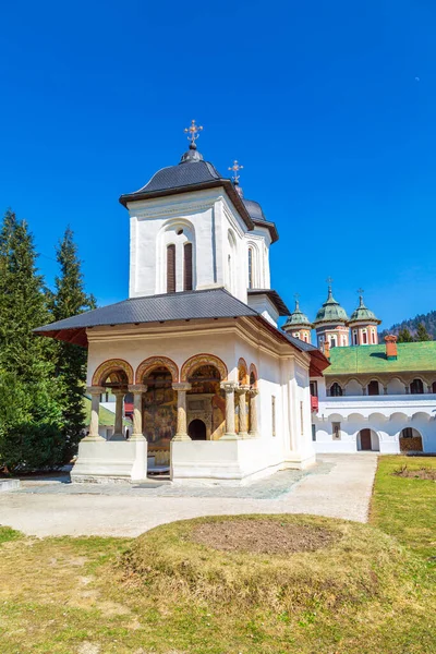 罗马尼亚特兰西瓦尼亚Sinaia修道院的旧教堂 — 图库照片
