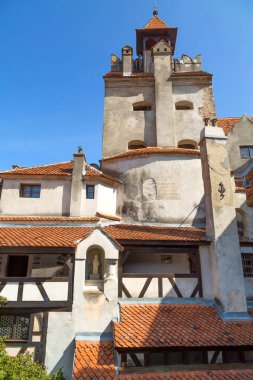 Bran, Romanya - 25 Mart 2015: Drakula kalesinin avlu manzarası