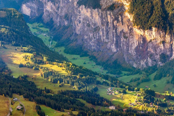 Lauterbrunnen Vale Aldeia Cachoeira Staubbach Alpes Suíços Suíça — Fotografia de Stock