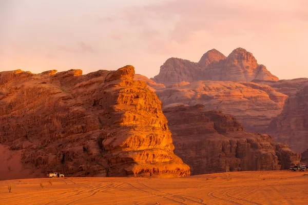 Wadi Rum Jordanie Désert Sable Orange Les Montagnes Grès Coucher — Photo