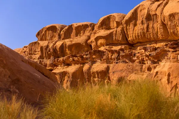 Wadi Rum, Jordan dağ kumtaşı manzarası çok güzel.