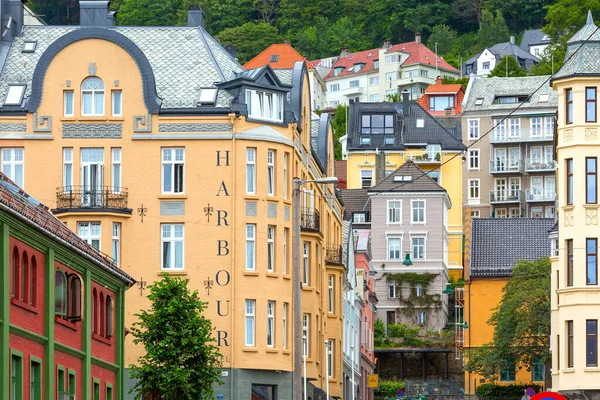 Bergen Noruega Julho 2018 Vista Rua Cidade Com Casas Tradicionais — Fotografia de Stock