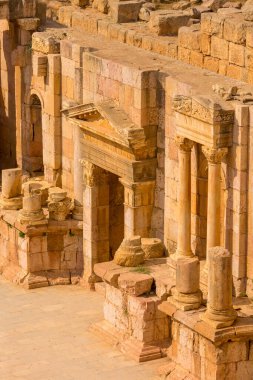 Jerash, Gerasa arkeoloji sahasındaki Roma amfitiyatrosunun yakın plan detayları.