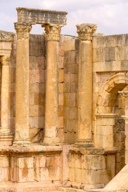 Jerash, Gerasa arkeoloji sahasındaki Roma amfitiyatrosunun yakın plan detayları.
