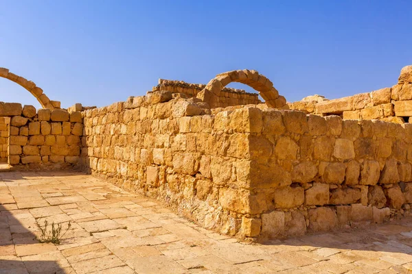 Qasr Al Hallabat 'ın Ürdün' deki çöl kalesinin içi.