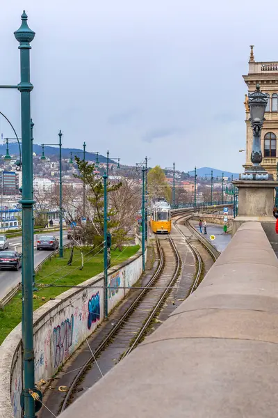 Βουδαπέστη Ουγγαρία Μάρτιος 2019 Κίτρινο Τραμ Δημοφιλείς Μεταφορές Στην Ουγγρική — Φωτογραφία Αρχείου