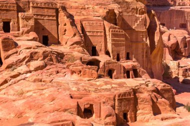 Petra, Ürdün Antik Nabataean Kraliyet mezarları ve ana cadde