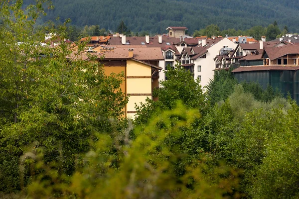 保加利亚Bansko夏季空中小镇全季度假胜地的全景 — 图库照片