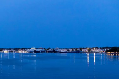 Keramoti, Yunanistan akşam mavi saat manzaralı, liman, meyhane, kafe ve restoranlar