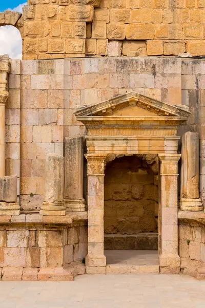 Jerash, Gerasa arkeoloji sahasındaki Roma amfitiyatrosunun yakın plan detayları.