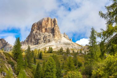 Giau Geçidi, İtalya 'nın sonbahar manzarası İtalyan Dolomites Dağı' ndaki Nuvolau grubunun Ra Gusela Tepesi, Güney Tyrol