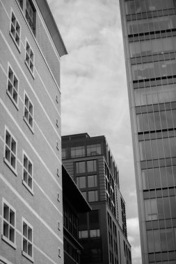 Modern mimari - geometrik şekiller, siyah ve beyaz