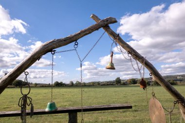  Northumberland, Birleşik Krallık- 25 Eylül 2025: Birleşik Krallık 'ın kuzeyinde eşsiz şüpheli bahçe, Dilston Fizik Bahçesi - botanik bahçesi, bir sürü şifalı bitki koleksiyonu ve heykeller