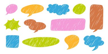 Turuncu, mavi, yeşil, pembe ve kahverengi olmak üzere çeşitli boyut ve renklerde renkli konuşma baloncukları ve şekilleri koleksiyonu. Tasarım, desenli çizgileri olan el çizimi bir biçime sahiptir..