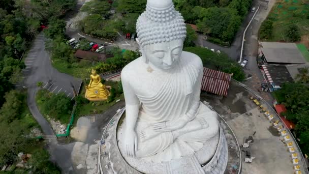 Templo Estátua Mármore Branco Big Buddha Fechar Vista Aérea Phuket — Vídeo de Stock