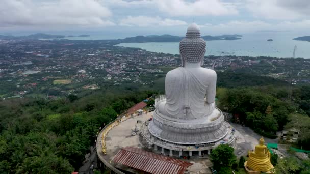 Vista Aérea Big Buddha Phuket Tailandia Altura Estructura Hormigón Armado — Vídeo de stock
