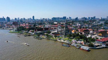 Dawn Wat Arun Tapınağı 'nın havadan görünüşü, Bangkok, Tayland.