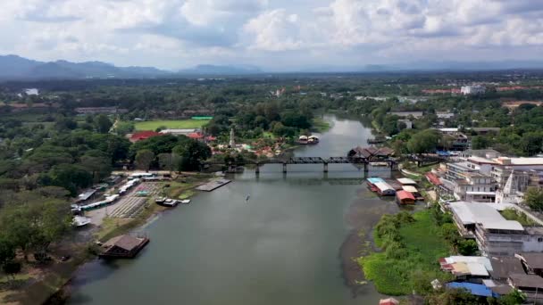Бронзовий Постріл Брідж Річці Квай Повітряний Вид Канчанабурі Таїланд — стокове відео