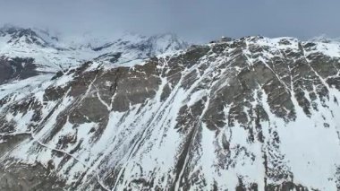 İsviçre 'nin Zermatt kentindeki Gornergrat Gözlem Platformunun Hava Çekimi