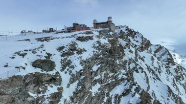 Gornergrat 3135 metre. Zermatt, İsviçre 'deki güzel alp manzarası..