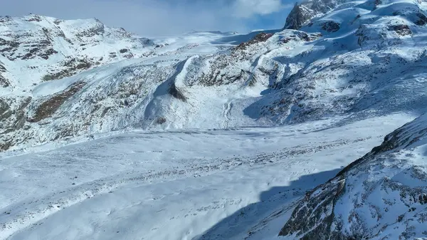 Gorner Buzulu veya Grenzgletscher ve Monte Rosa, Zermatt, Gornergrat gözlem güvertesinden İsviçre Alpleri panoramik dağ manzarası, Avrupa 'nın ünlü simgesi. Buzullar için Dünya Günü.