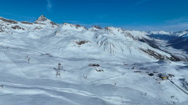 St. Moritz manzaralı, ünlü kış havucu beldesi..