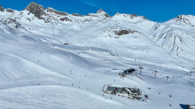 St. Moritz manzaralı, ünlü kış havucu beldesi..
