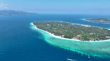 Lombok, Endonezya açıklarındaki Gili Meno ve Trawangan 'ın hava manzarası.