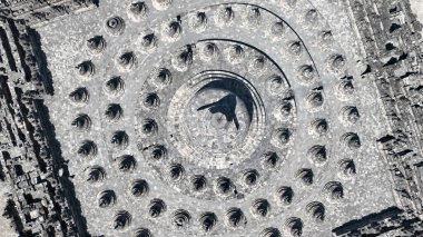 Tepe-aşağı detaylı casus uçak atış Borobudur Tapınağı Doğu Java, Endonezya köşesinin.