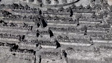 Endonezya 'daki Budist Borobudur Tapınağı' nın etkileyici yüzü..
