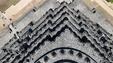 Tepe-aşağı detaylı casus uçak atış Borobudur Tapınağı Doğu Java, Endonezya köşesinin.