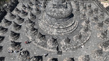 Tapınağın fotoğraf kısmını kapat.