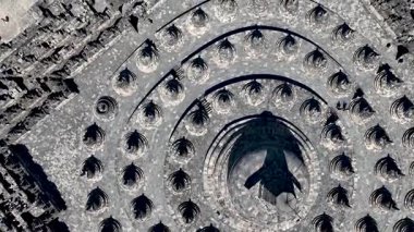 Endonezya 'daki Borobudur Tapınağı' nın tepesindeki Stupas