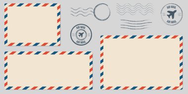 Kartpostal şablonu ayarlandı. Tebrik kartı damgası, posta servisi kırmızı mavi çerçeve hızlı teslimat hava gemileri eski tasarım boş grafik şablonu. Vektör illüstrasyonu