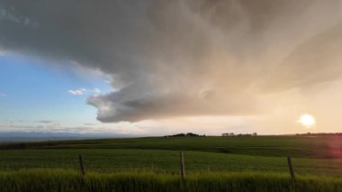 Tepelerde fırtına var.