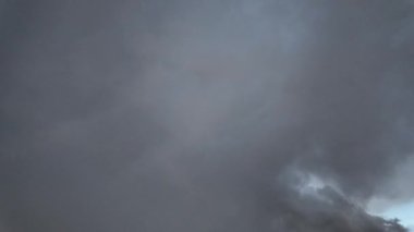 Kanada ovalarında fırtına var.