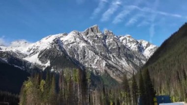 Kanada Kayalıkları 'ndan geçerken
