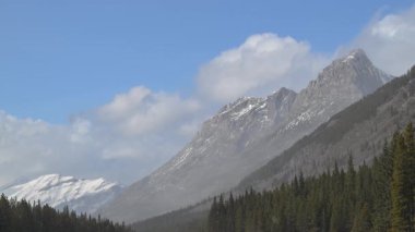 Kananaskis, Alberta kışın sonunda