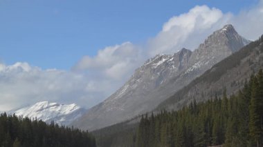 Kananaskis, Alberta kışın sonunda
