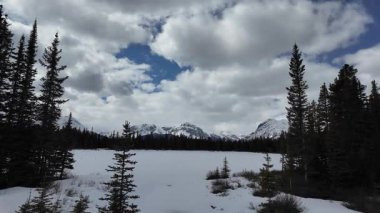 Kananaskis, Alberta kışın sonunda