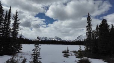 Kananaskis, Alberta kışın sonunda
