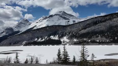 Kananaskis Alberta kışın sonunda